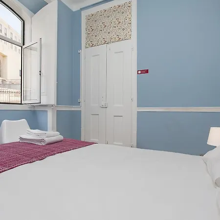 Hostel 5 Sins Chiado *